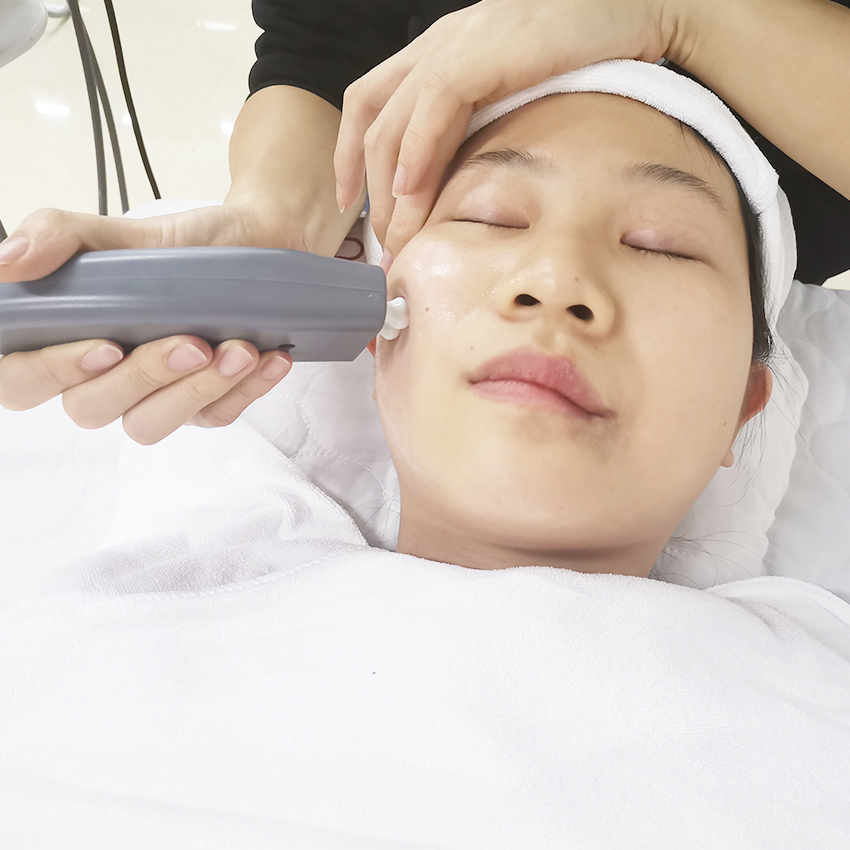 Professional 40.68 MHz RF skin tightening machine