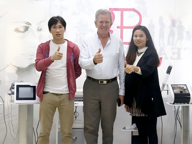 BECOME A DISTRIBUTOR